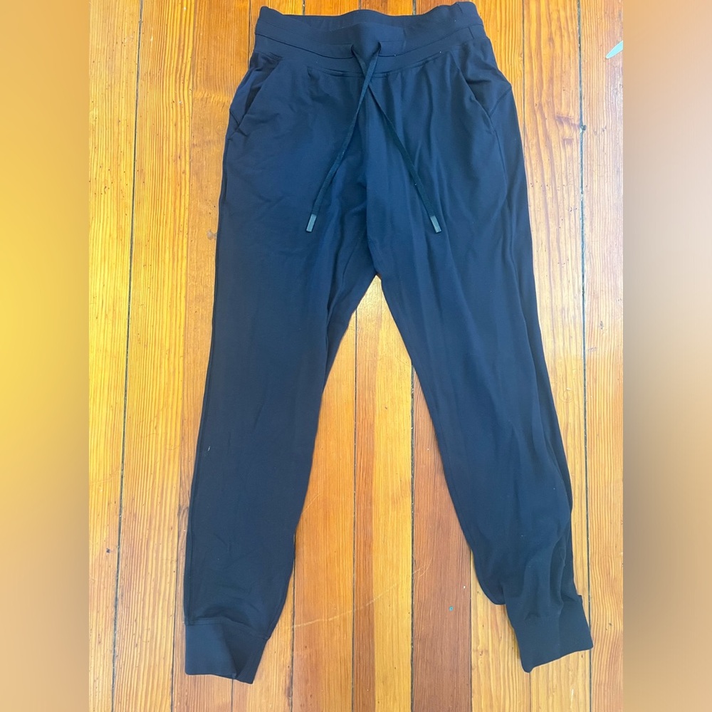 Lululemon On The Fly Black Drawstring Waist Ankle Length Joggers size M …